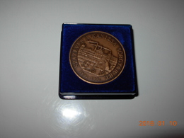 100 YEARS OF HUNGARIAN BREWERY KANIZSA SORGYAR RT 1892-1992. Cased Medal - Professionnels / De Société