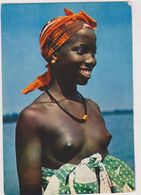 Sénégal,femme Africaine Heureuse De Vivre,gracieux Sourire ,et Sein Nus,tenue Décontractée,africa,nu,nue,sex,nude - Sénégal