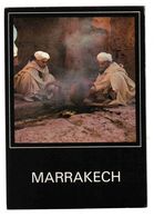Maroc Festival De Marrakech Musiciens Chauffent Leurs TARAHS Instruments De Musique En 1987 - Marrakech