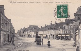 28 / CHATEAUNEUF EN THYMERAIS / LA PLACE ST CLAIR / VUE PRISE RUE DE CHARTRES / STATION DE TRAMWAY ET CAFE DRAMAILLER - Châteauneuf