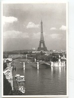 Robert Doisneau - La Tour Eifffel Paris (cp Vierge) La Seine Ses Bords Bateaux - Doisneau