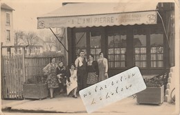 Café-Restaurant  A L'AMI PIERRE à Identifier  ( Carte-photo ) - Zu Identifizieren