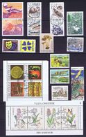 Sweden, 24 Used Stamps, Including 5 Pairs Plus Booklet Pane, Souvenir Sheet, And 3 Year 2015 (bees And Mushroom) - Collections