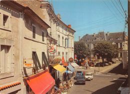 16-MANSLE- LA MAIRIE ET LE MONUMENT AUX MORTS - Mansle