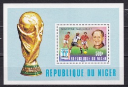 NIGER  Bloc N°22** (1977) Coupe Du Monde Football - Niger (1960-...)