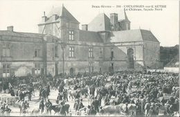 76 CPA COULONGES SUR L'AUTISE Chateau Façade Nord Vente De Bovins - Coulonges-sur-l'Autize