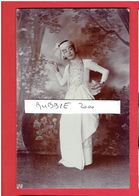 MYANMAR BURMA BIRMANIE VERS 1920 DANSEUSE DANCER GIRL CARTE PHOTO EN TRES BON ETAT - Myanmar (Burma)