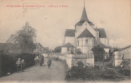 27 - LE VAUDREUIL - Notre Dame Du Vaudreuil - L' Eglise Et La Route - Le Vaudreuil