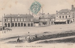 14 - BALLEROY - Place Du Marché, La Mairie - Andere Gemeenten