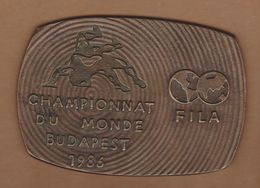 AC - WRESTLING LUTTE PARTICIPATION PLAQUE FIFA WORLD CUP BUDAPEST 1986 HUNGARY CHAMPIONNAT DU MONDE BUDAPEST 1986 MEDAL - Habillement, Souvenirs & Autres