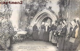 CHARROUX OSTENTIONS 1904 PELERINS PRIANT A L'ENDROIT OU ONT ETE DECOUVERTS LES RELIQUAIRES RELIGION 86 VIENNE - Charroux