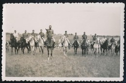 1942 Kiskunhalas, Gyakorló Lovaglás, Hátoldalon Feliratozva, 6x9 Cm - Sonstige & Ohne Zuordnung