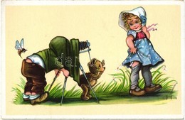 ** T2 Children, Photographer, Teddy Bear, Humour, Ha.Co. 7451., Artist Signed - Unclassified