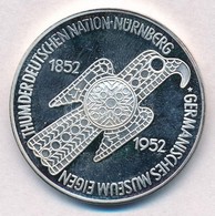 Németország 1952. 5M Ezüstözött Replikája, Mely 2003-ban Készült, Német Nyelv? Leírással T:PP
Germany 1952. 5 Mark Silve - Ohne Zuordnung