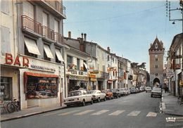 47-VILLENEUVE-SUR-LOT- PORTE ET RUE DE PARIS - Villeneuve Sur Lot