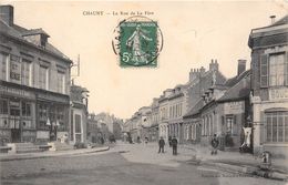 02-CHAUNY- LA RUE DE LA FERE - Chauny