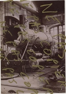 Photo Originale XIX ème Train Montage Locomotives Américaines Baldwin 2803 Montmirail Ateliers De Saintes En 1900 - Eisenbahnen