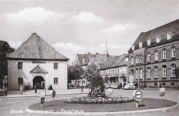 Stade - Pferdemarkt Und Zeughaus - Stade