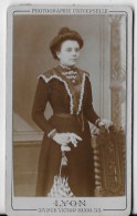 Photo Jeune Femme - Identified Persons