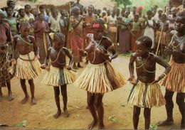 CPM Centrafrique, Danse Des Fillettes Au Village De Denga - Zentralafrik. Republik