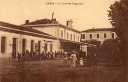 CPA - ALES (30) - ALAIS - Aspect De La Gare En 1933 - Alès