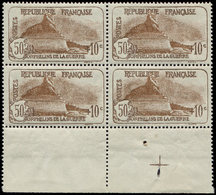 ** EMISSIONS DU XXème SIECLE 230   3ème Série Orphelins, 50c. + 10c. Brun Foncé Et Brun, BLOC De 4 Avec Bdf Et Croix De  - Unused Stamps