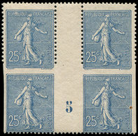 ** VARIETES 132   Semeuse Lignée, 25c. Bleu, BLOC De 4 Mill.5, Une PAIRE DENTELEE 3 Côtés, L'autre Un Côté, Pli Sur La P - Unused Stamps