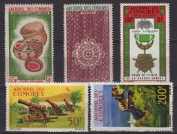 Comores, 5 Timbres Neufs Sans Charnière, Artisanats, Etoile De La Grande Comore, Sites - Luchtpost