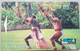 07FJD Fijian Culture $10 With Slash Control Number - Fidschi