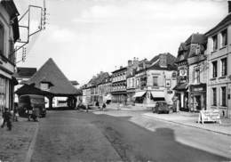 27-LYONS-LA-FORÊT- HALLES ET ROUTE DE GISORS - Lyons-la-Forêt