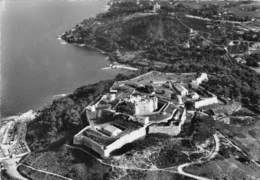 83-SAINT-TROPEZ- LA CITADELLE ET VUE VERS LES CANEBIERS - Saint-Tropez