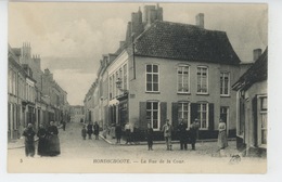 HONDSCHOOTE - La Rue De La Cour - Hondshoote