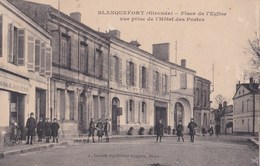 CPA Blanquefort (33) Place De L'église Prise De L'hotel Des Postes Pharmacie Boucheron Ed Dando - Blanquefort