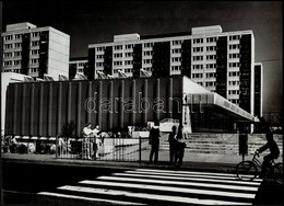 Cca 1975 Gebhardt György (1910-1993) Budapesti Fotóm?vész Hagyatékából 3 Db Feliratozott Vintage Fénykép, Városi életkép - Altri & Non Classificati
