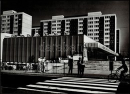 Cca 1975 Gebhardt György (1910-1993) Budapesti Fotóm?vész Hagyatékából 3 Db Feliratozott Vintage Fénykép, Városi életkép - Sonstige & Ohne Zuordnung