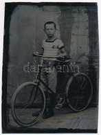 Cca 1900 Fiú Kerékpárral. Ferrótypia / Boy With A Bycicle Ferrotyp Photo 7x9 Cm - Altri & Non Classificati
