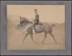 Cca 1910 Gróf Somssich Jen? (1877-1917) Pilóta Lóháton, Kartonra Kasírozott Fotó, 14,5×18,5 Cm - Altri & Non Classificati