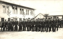 * T2/T3 Magyar Királyi Folyam?rség Folyam?r Tisztjei Az óbudai Laktanya Udvarán / Officers Of The Royal Hungarian River  - Non Classificati