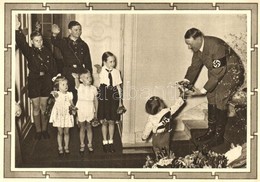 ** T2/T3 Adolf Hitler With Children, Hitlerjugend. NSDAP German Nazi Party Propaganda - Unclassified