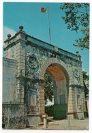 MACAU / MACAO / CHINA - THE BORDER GATE SEPARATING MACAO FROM THE CHINA MAINLAND / CIRCULATED FROM HONG KONG-1974 - Storia Postale