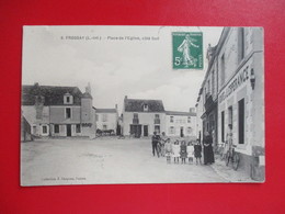 CPA 44 FROSSAY PLACE DE L'EGLISE COTE SUD CAFE ANIMEE - Frossay