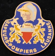 SAPEURS POMPIERS DE LA VILLE DE LAUSANNE - CANTON DE VAUD - SUISSE - SWISS - HACHES - CASQUE - LIONS -     (ROSE) - Brandweerman