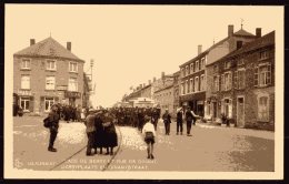 Delcampe - CP   Beauraing  --  Place De Berry Et Rue De Dinant  --  Animé - Beauraing