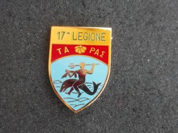 Scudetto Metallico Vintage Guardia Di Finanza Comando 17° Legione Taranto Bomisa Nuovo - Police