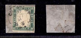 0137 ANTICHI STATI - SARDEGNA - 1855 - 5 Cent Verde Pisello (13c) Su Frammento (4.750) - Other & Unclassified