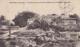 RETHEL Dévasté Le Haut Du Parvis De La Halle Et Le Châteauj Mazarin - Rethel