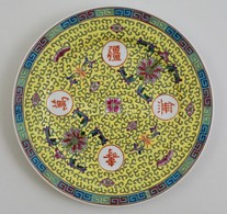 Kínai Porcelán Tányér, Kézzel Festett, Jelzett, Apró Kopásokkal, D: 26 Cm - Sonstige & Ohne Zuordnung