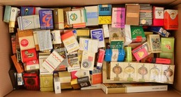 Óriási Cigarettagy?jtemény. 800 Doboz Bontatlan Cigarettásdoboz. Mind Különböz?. Az 1960-as évekt?l. Kb Fele Részben Mag - Sonstige & Ohne Zuordnung