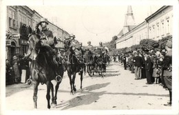 T2 1940 Máramarossziget, Sighetu Marmatiei; Bevonulás / Entry Of The Hungarian Troops. Photo + Máramarossziget Visszatér - Ohne Zuordnung