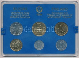 Finnország 1984. 5p - 5M (6xklf) Forgalmi Sor M?anyag Tokban T:1
Finland 1984. 5 Pennia - 5 Markkaa (6xdiff) Coin Set In - Unclassified